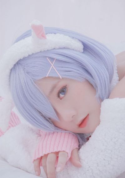 金牌客服董董恩
