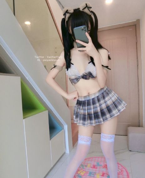 年轻的邻居5在线观看