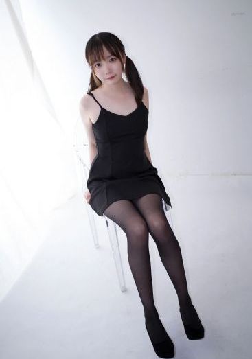 年上大佬掌心宠女儿救妈妈短剧