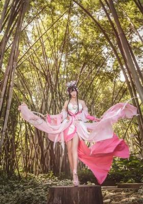 巨胸女仆服务在线播放